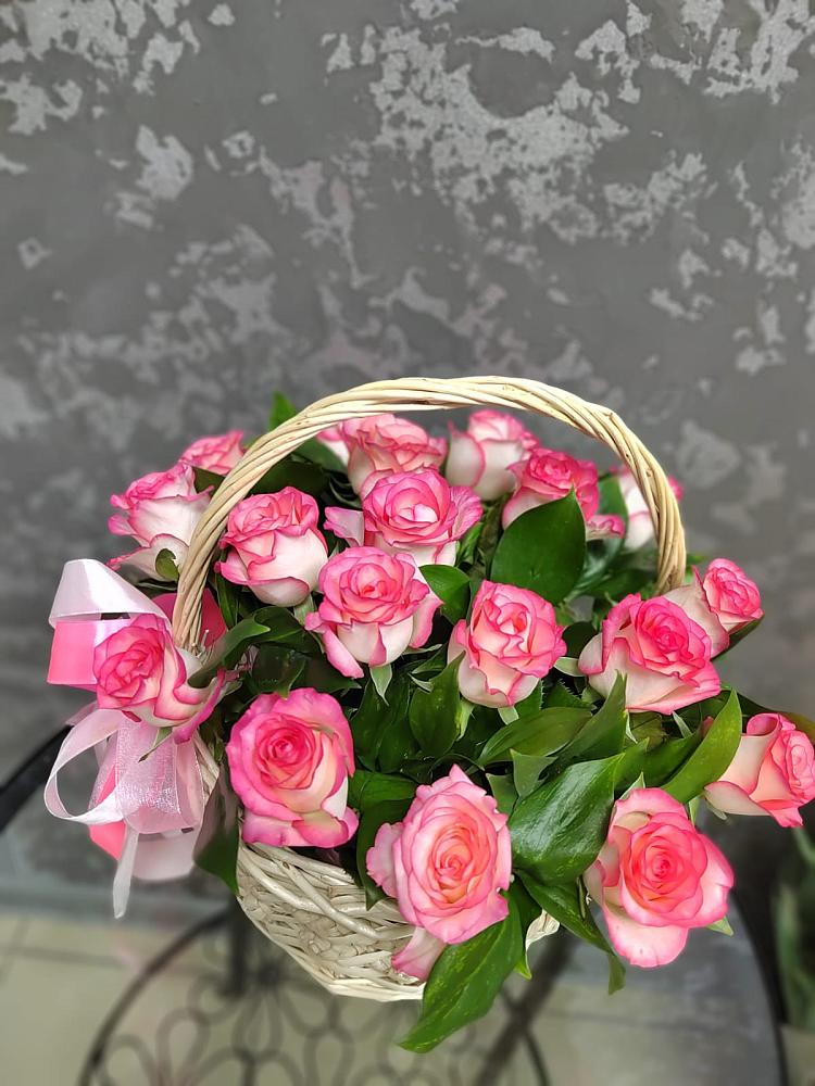 Цветочная композиция из Розы в корзине в Барабинске