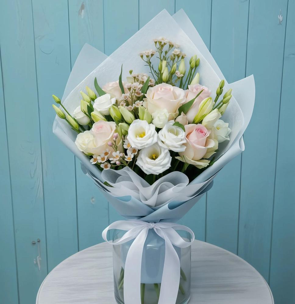 Букет цветов из: Розы и Лизиантусы в Барабинске