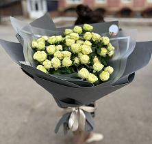Букет Белые кустовые розы Солинеро в Барабинске