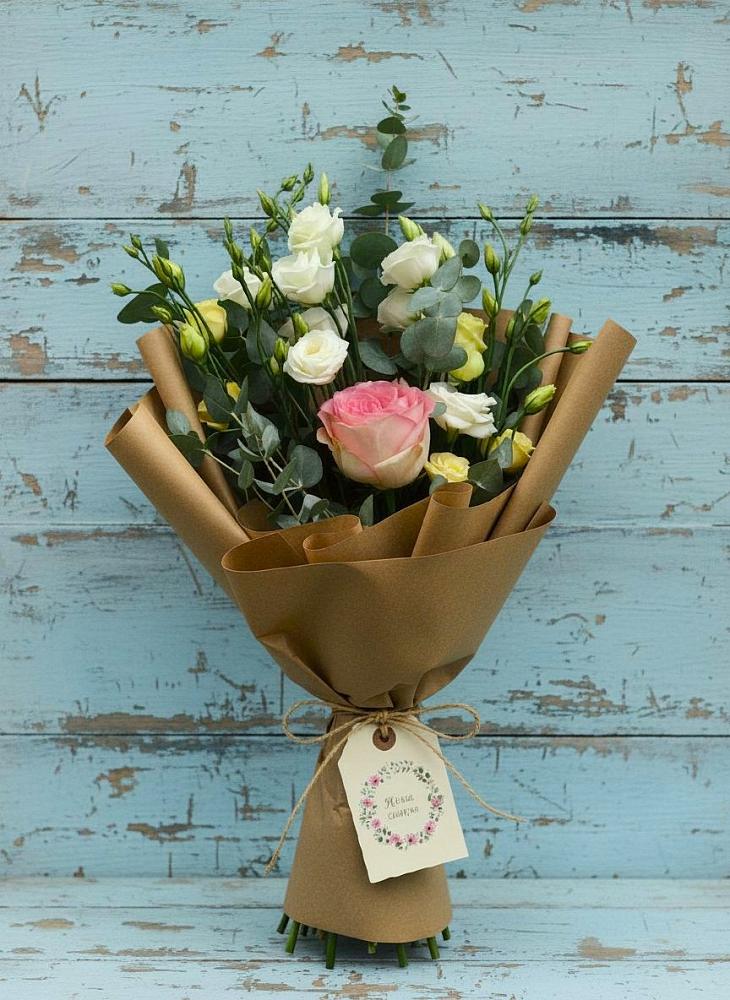 Букет цветов из: Розы и Лизиантусы в Барабинске