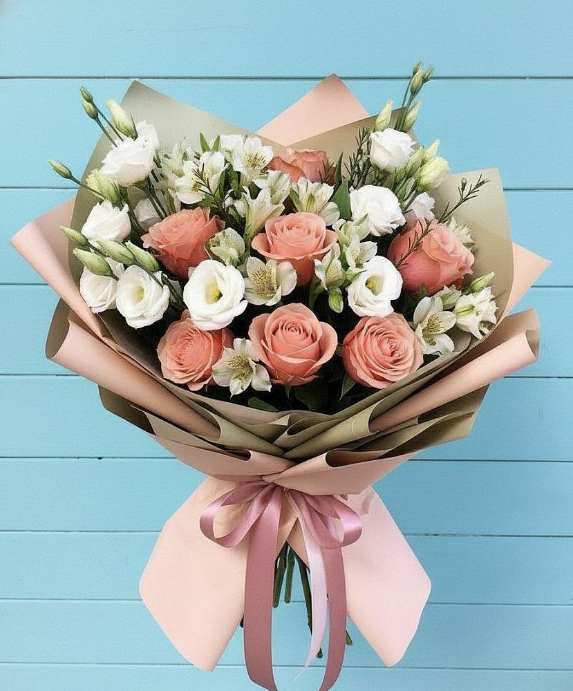 Букет цветов из: Розы, Альстромерии и Лизиантусы в Барабинске
