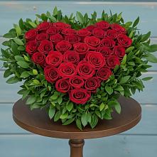 Цветочная композиция из Розы в виде сердца в Барабинске