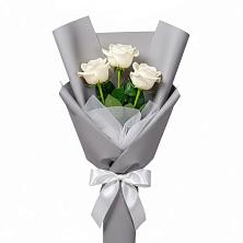 Букет 3 белые розы в Барабинске