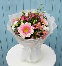 Букет цветов из:  Герберы, Альстромерии и Лизиантусы в Барабинске