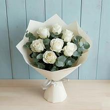 Букет Белые розы в Эвкалипте в Барабинске