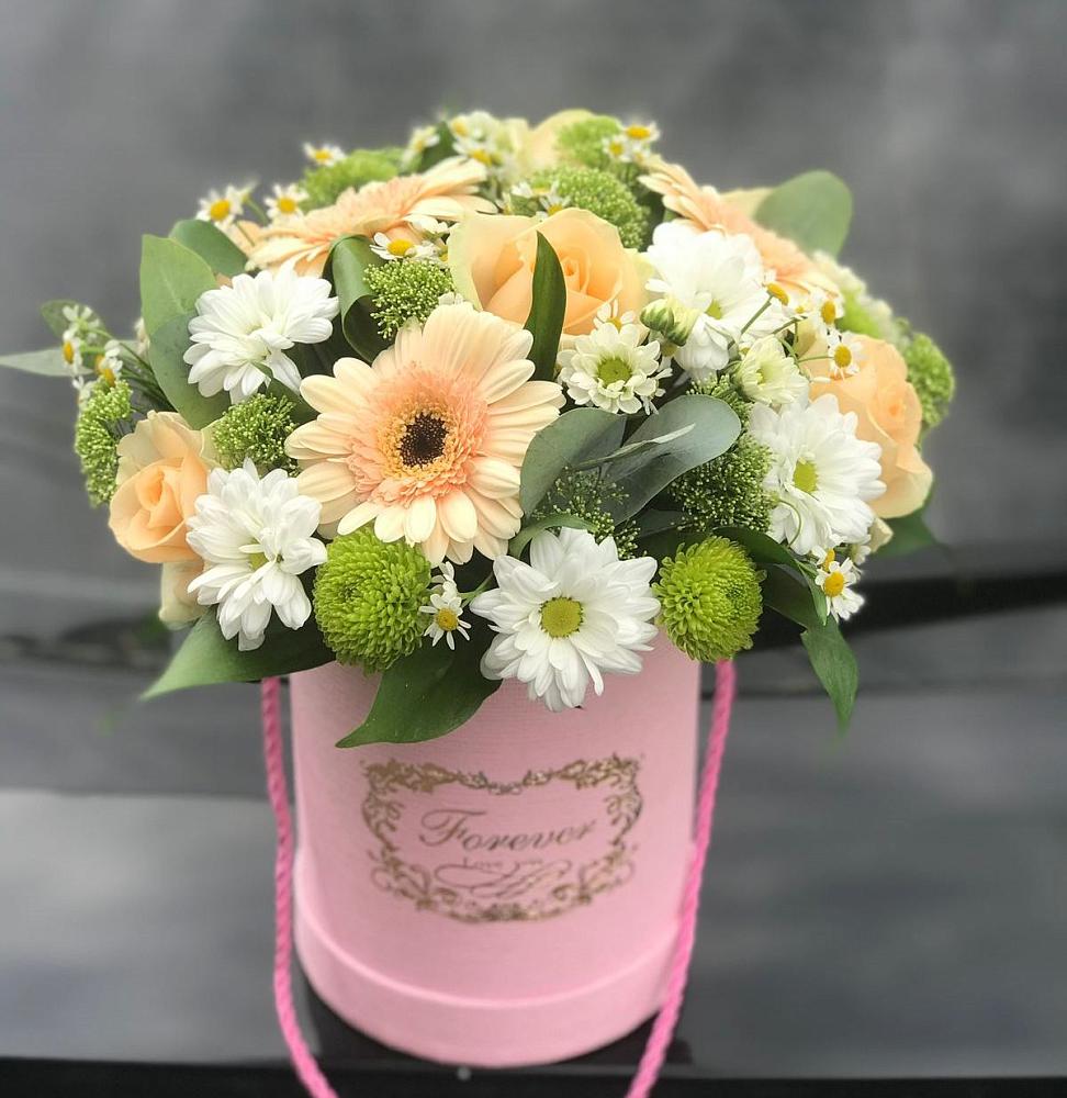 Цветочная композиция из Розы, Герберы и Хризантемы в шляпной коробке в Барабинске