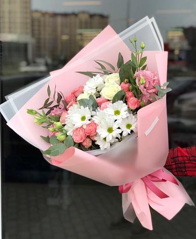 Букет цветов из: Розы, Лизиантусы и Хризантемы в Барабинске