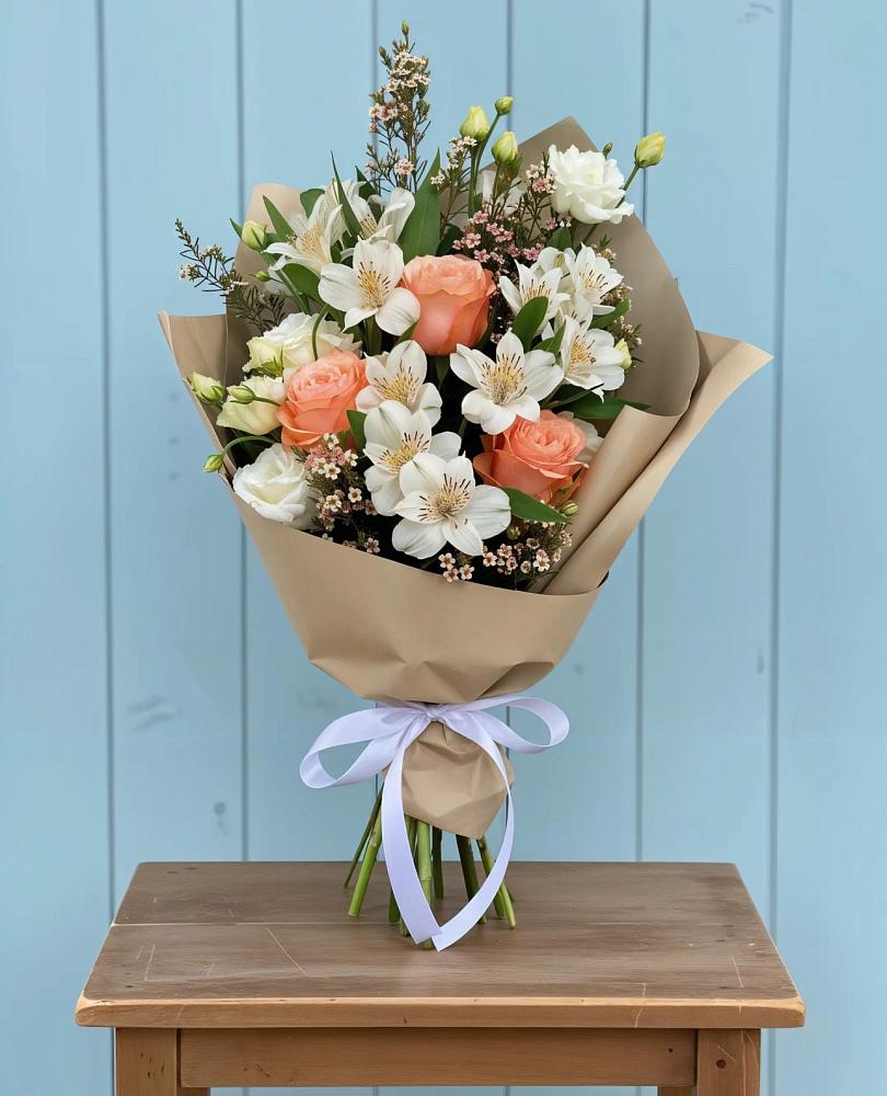 Букет цветов из: Альстромерии, Лизиантусы, Розы и Хризантемы в Барабинске